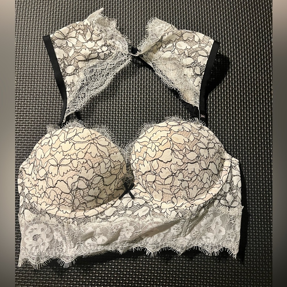 Sexy lace bra with choker